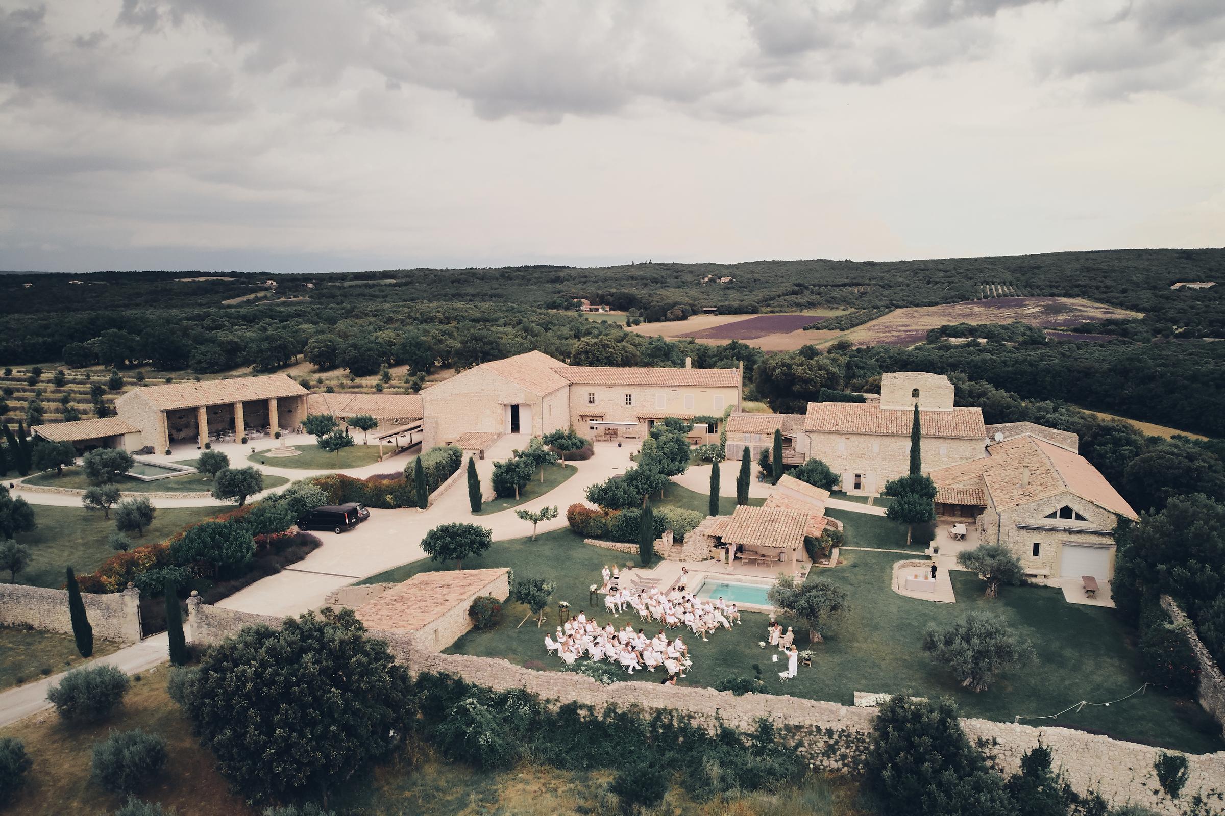 Cérémonie laïque au Domaine de Sarson — Drôme provençale