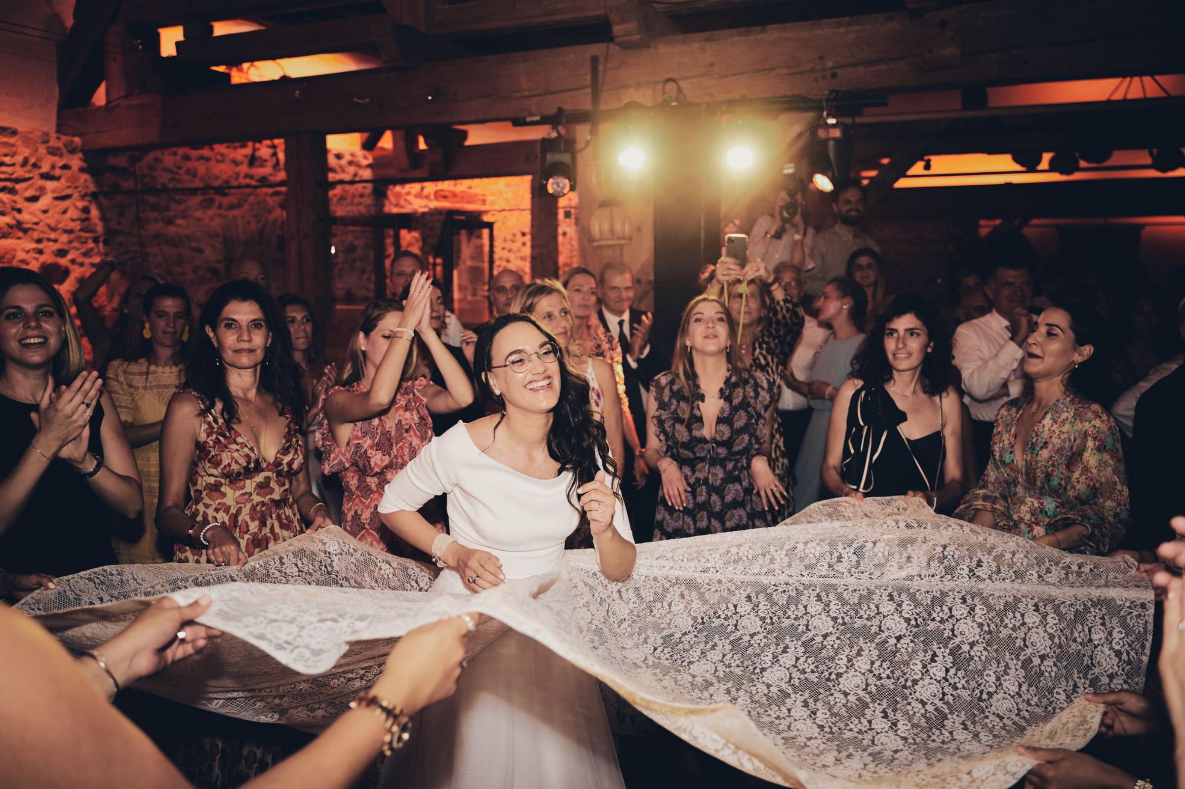 photographe-vidéaste-mariage-geneve-porte-des-iris-suisse-eugenie-paul-juetjuphotographie